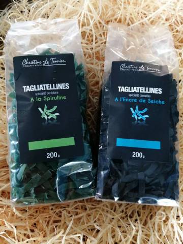 Tagliatelle  la spiruline ou  l'encre de seche 